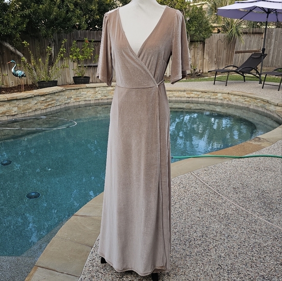 BALTICBORN velvet wrap Deep V Neck Velvet Prom Dress Short Sleeves Long Brides M - Picture 1 of 16